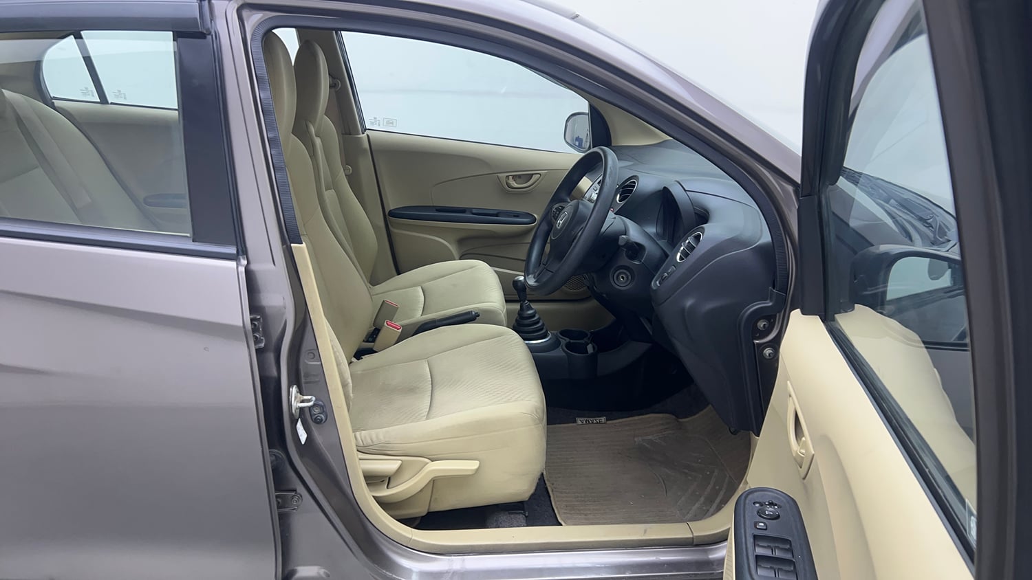 Used 2014 Honda Amaze 1.2 S i-VTEC Petrol Manual interior RIGHT SIDE FRONT DOOR CABIN VIEW