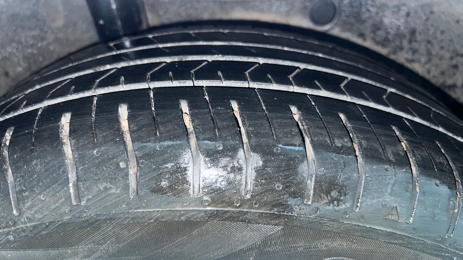 Used 2024 Hyundai Verna SX 1.5 Petrol MT Petrol Manual tyres RIGHT REAR TYRE TREAD VIEW