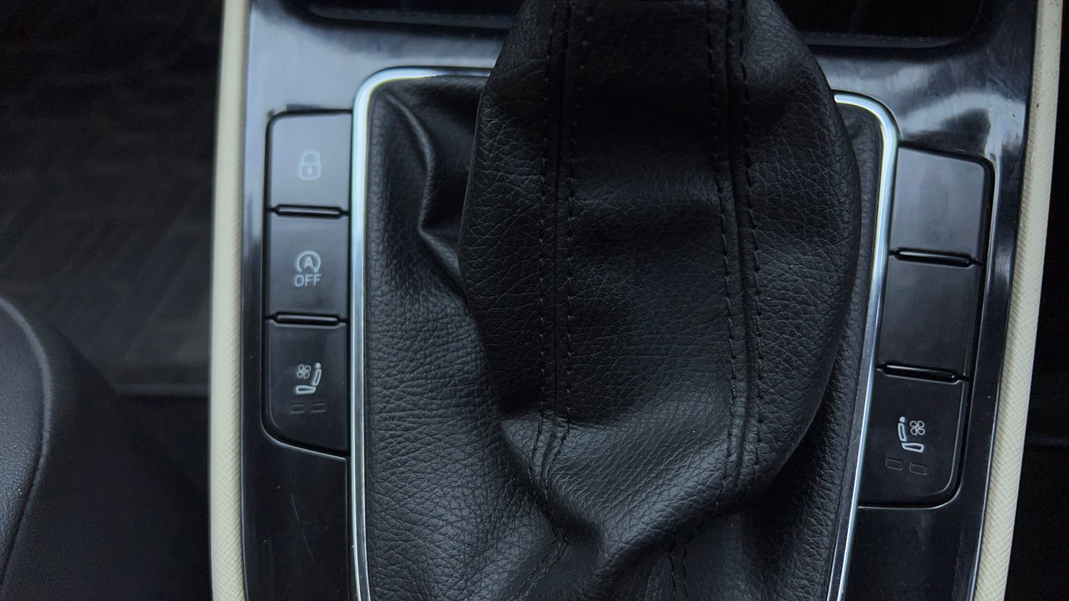 Used 2022 Skoda Slavia Style 1.0L TSI AT Petrol Automatic top_features Ventilated seats