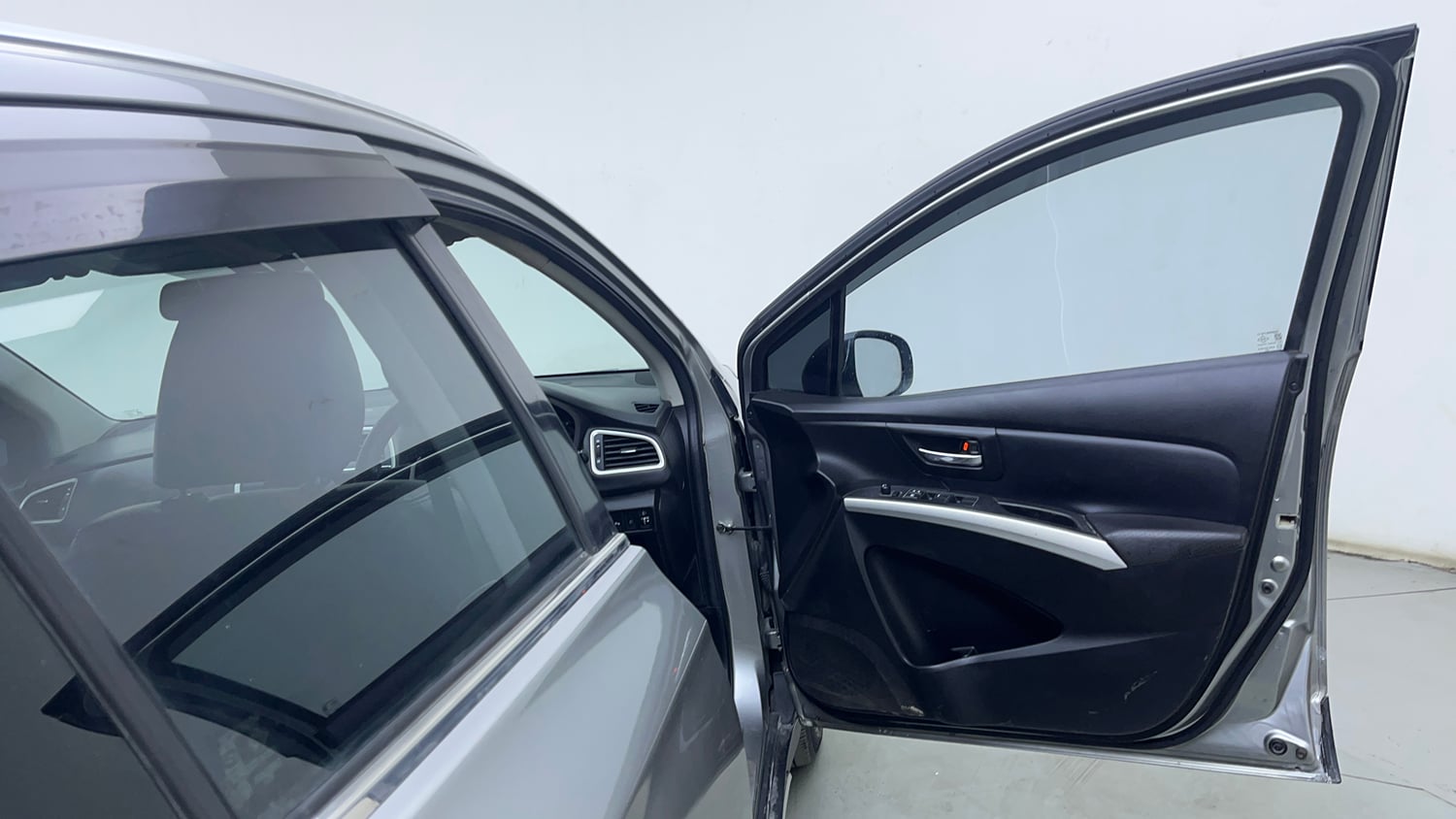 Used 2017 Maruti Suzuki S-Cross Alpha 1.6 Diesel Manual interior RIGHT FRONT DOOR OPEN VIEW