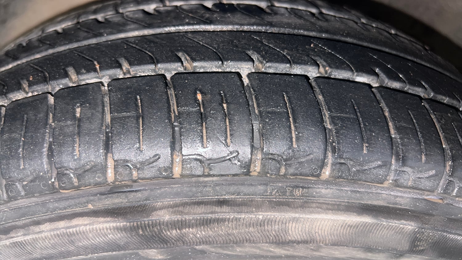 Used 2017 Maruti Suzuki Alto K10 VXi Petrol Manual tyres LEFT FRONT TYRE TREAD VIEW