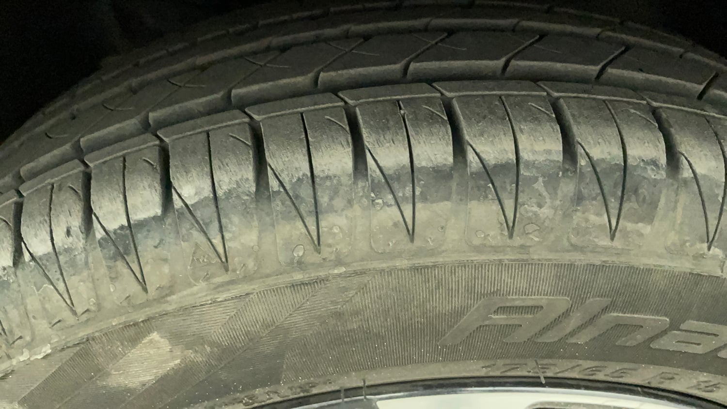 Used 2022 Tata Tiago XZA Plus Petrol Automatic tyres LEFT FRONT TYRE TREAD VIEW