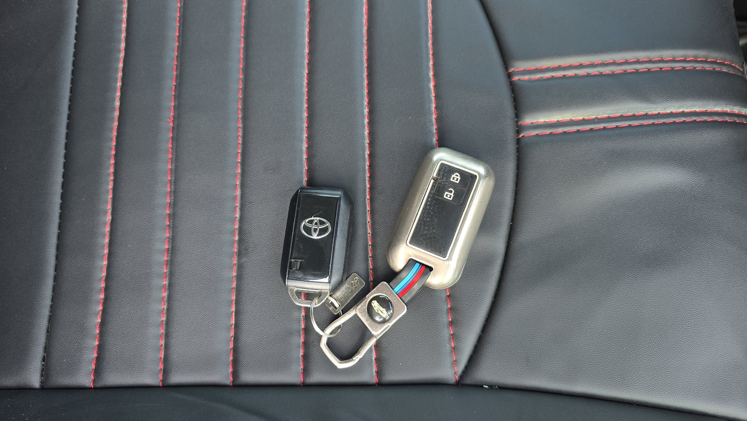 Used 2023 Toyota Glanza V Petrol Manual extra CAR KEY VIEW