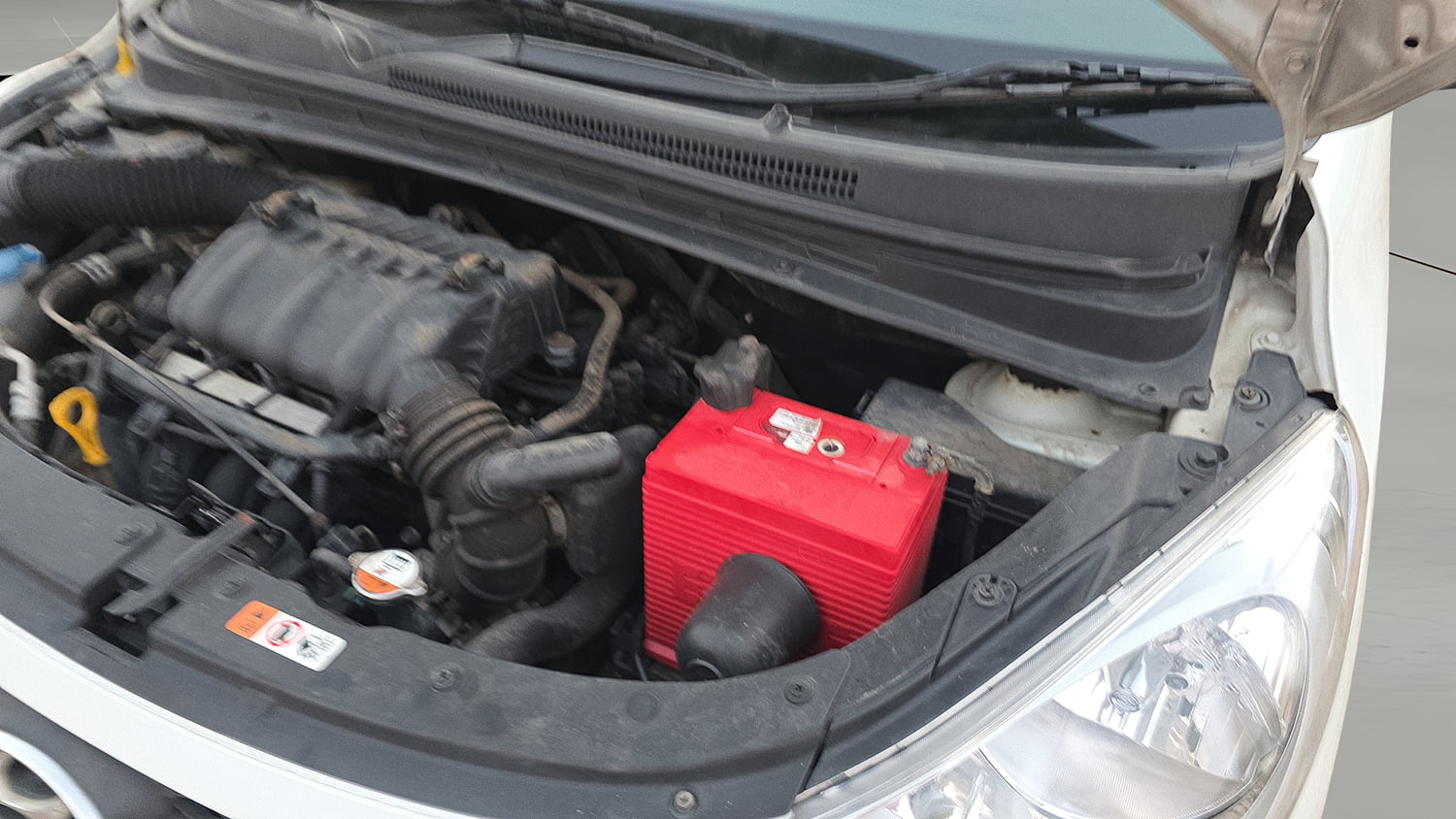 Used 2013 Hyundai i10 Sportz 1.2 Kappa2 Petrol Manual engine ENGINE LEFT SIDE VIEW