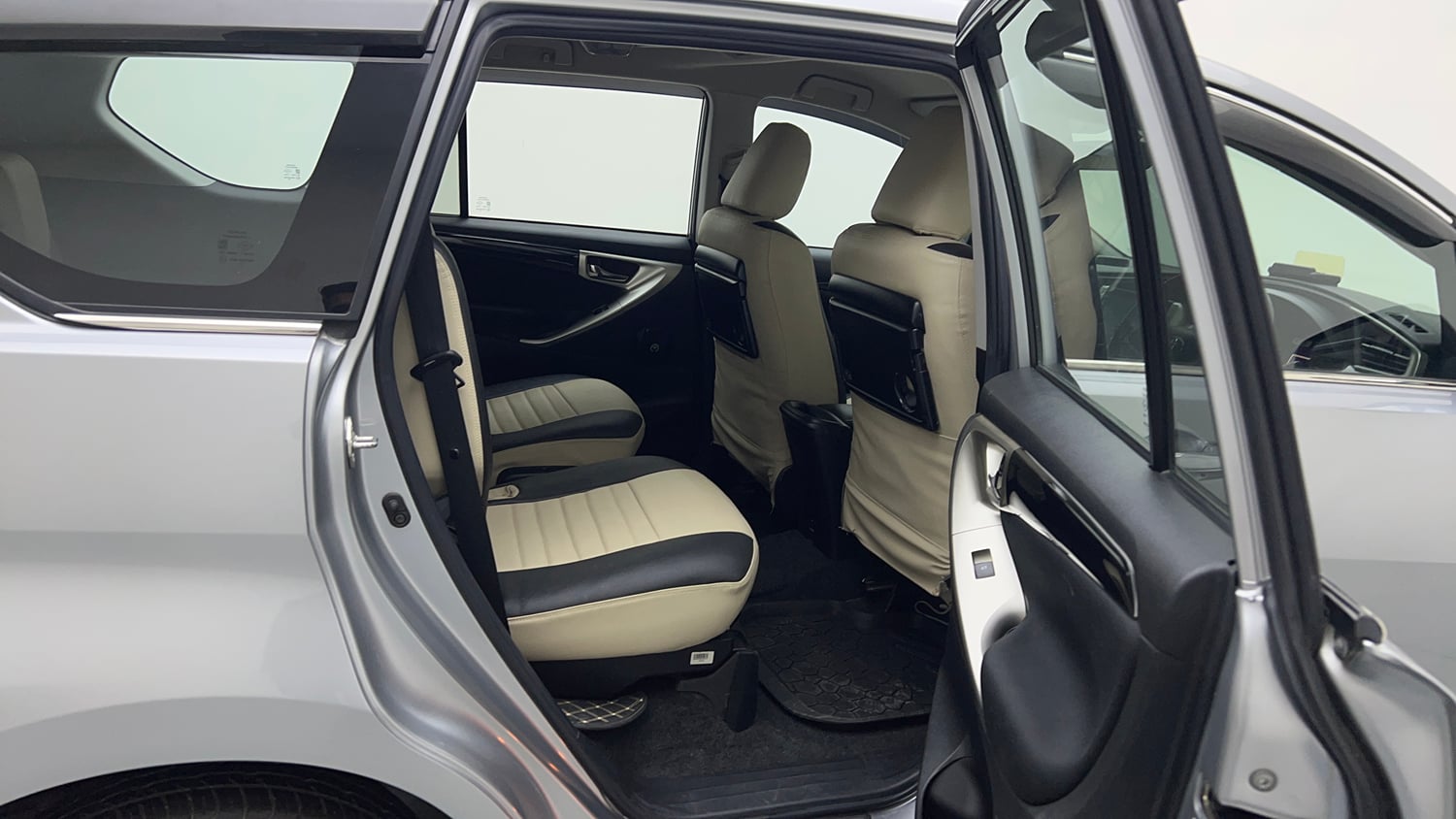 Used 2022 Toyota Innova Crysta VX 2.7 7 STR Petrol Manual interior RIGHT SIDE REAR DOOR CABIN VIEW