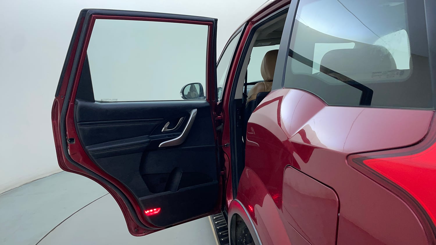 Used 2018 Mahindra XUV500 W11 Diesel Manual interior LEFT REAR DOOR OPEN VIEW