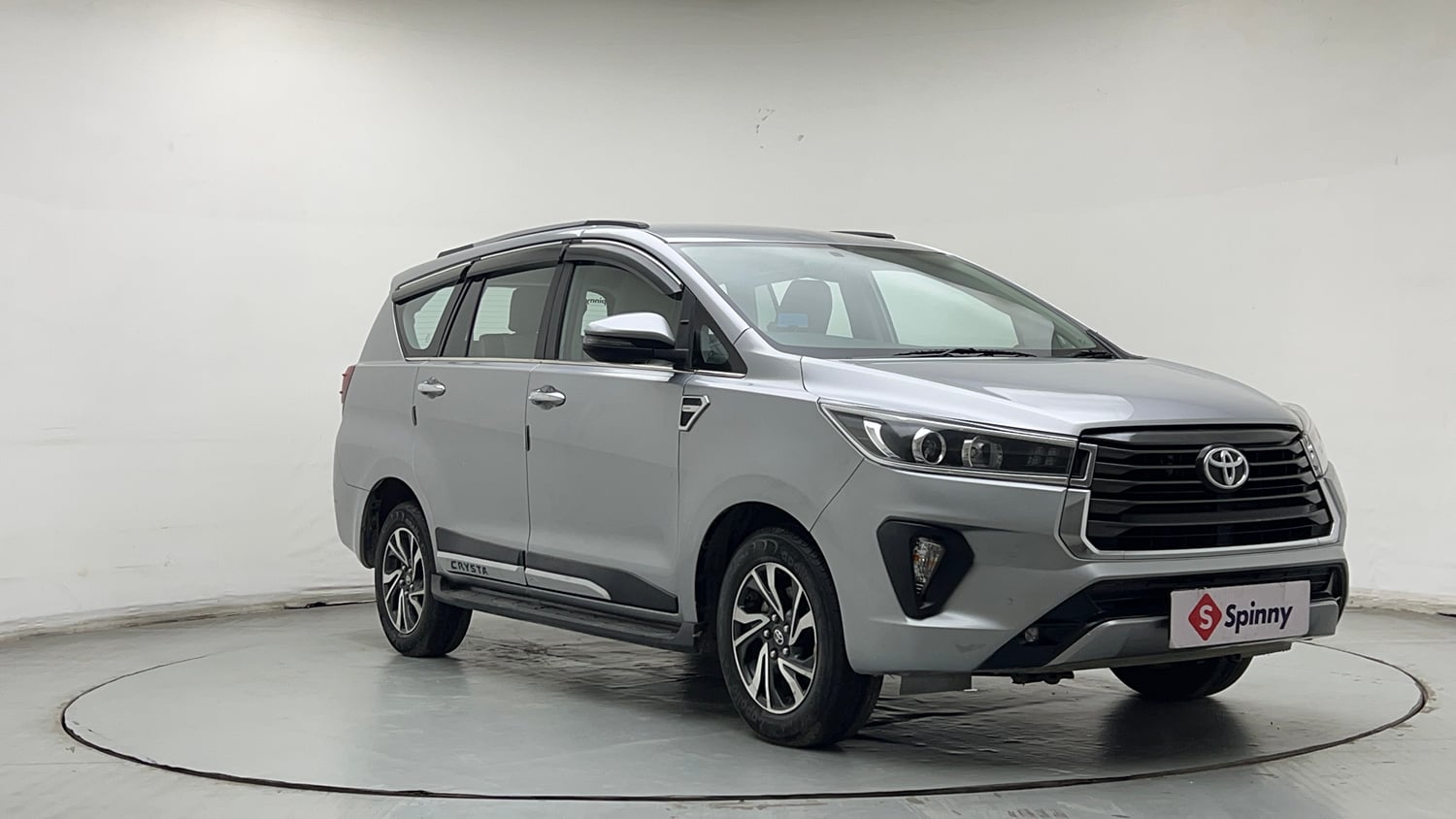 Used 2022 Toyota Innova Crysta VX 2.7 7 STR Petrol Manual exterior RIGHT FRONT CORNER VIEW