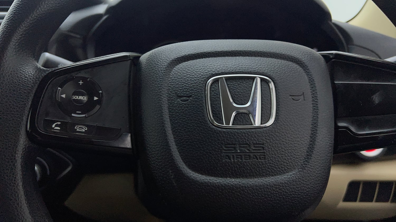Used 2018 Honda Amaze 1.2 V MT Petrol Petrol Manual top_features Airbags