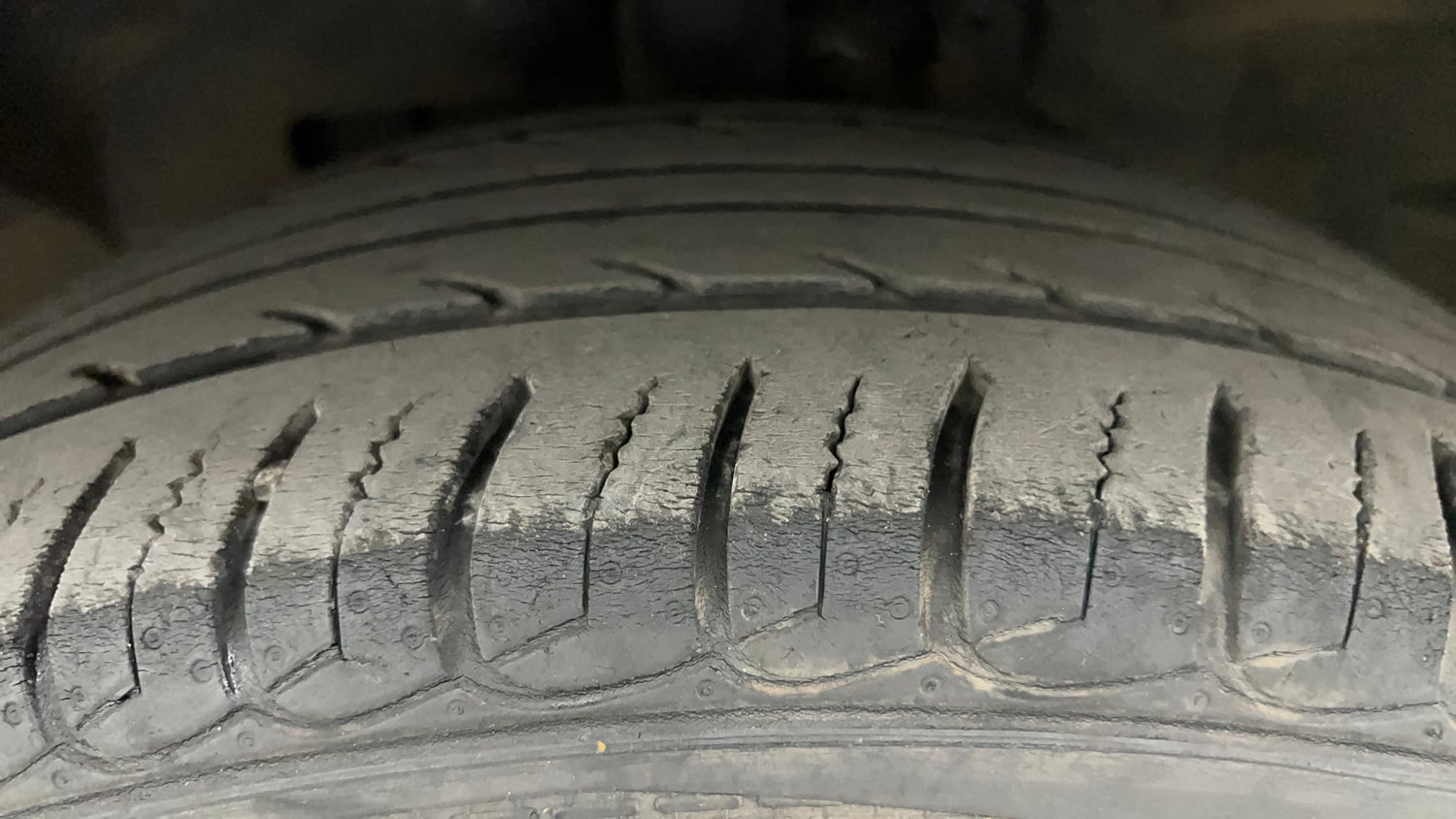 Used 2019 Ford EcoSport Titanium 1.5L Ti-VCT Petrol Manual tyres LEFT FRONT TYRE TREAD VIEW