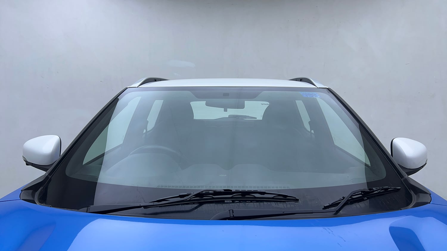 Used 2022 Nissan Magnite XV Petrol Manual exterior FRONT WINDSHIELD VIEW