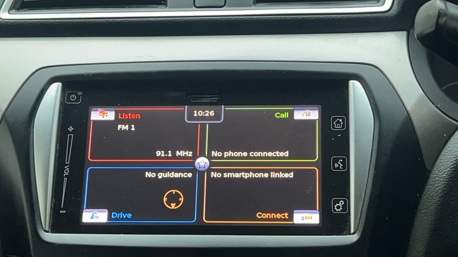 Used 2018 Maruti Suzuki Ciaz S 1.4 MT Petrol Manual top_features Touch screen infotainment system