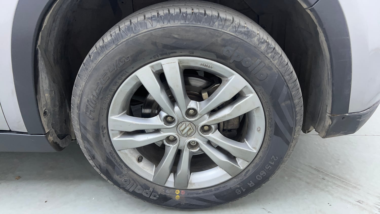 Used 2017 Maruti Suzuki Vitara Brezza [2016-2020] ZDi Plus Diesel Manual tyres RIGHT FRONT TYRE RIM VIEW