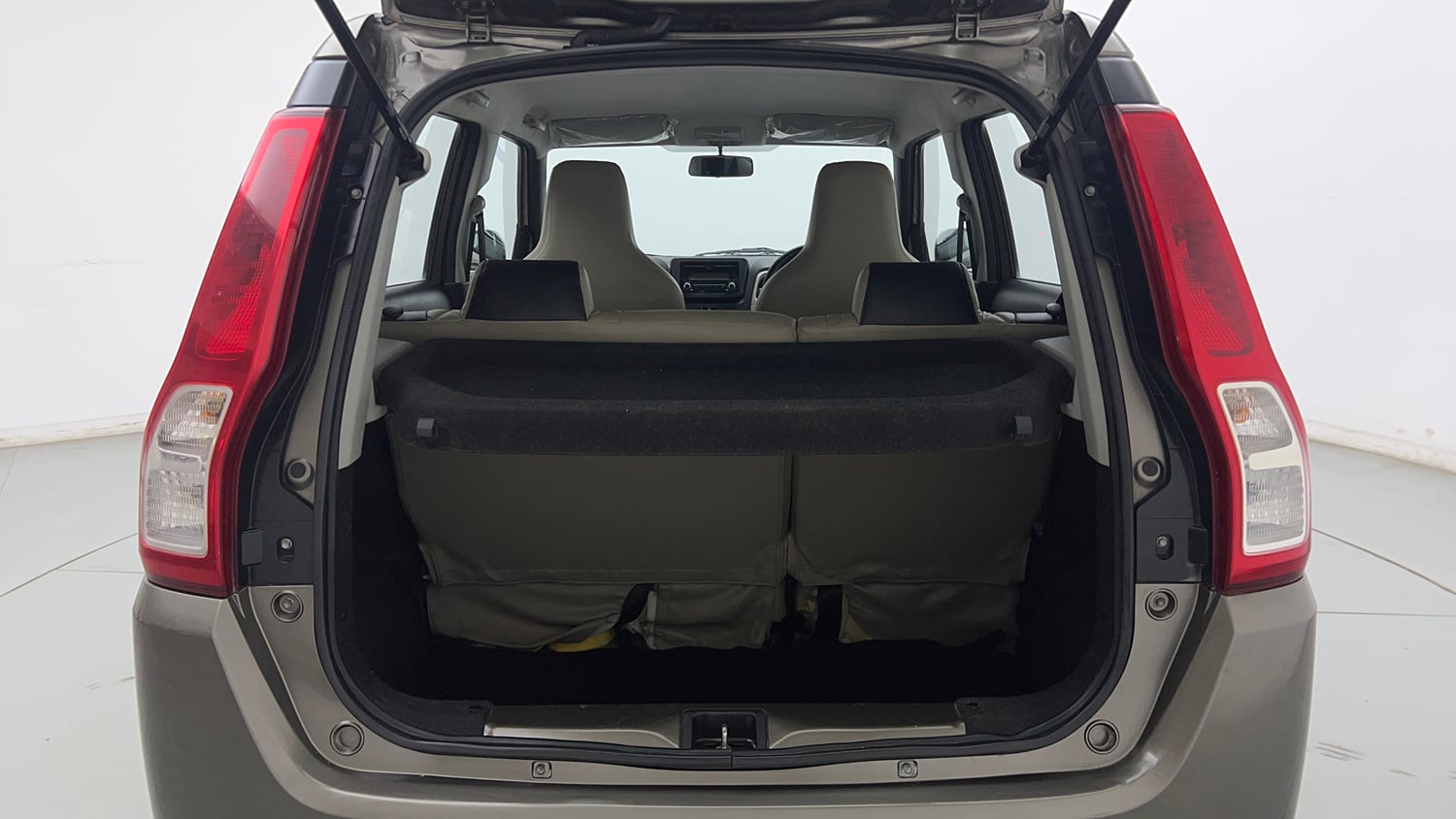 Used 2019 Maruti Suzuki Wagon R 1.0 VXi 1.0 Petrol Manual interior DICKY INSIDE VIEW