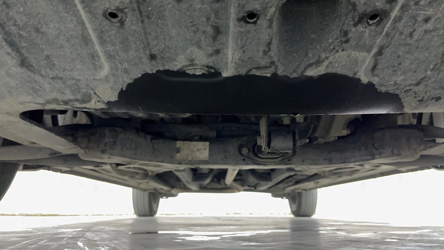 Used 2019 Hyundai Elite i20 Sportz Plus 1.2 Petrol Manual extra FRONT LEFT UNDERBODY VIEW