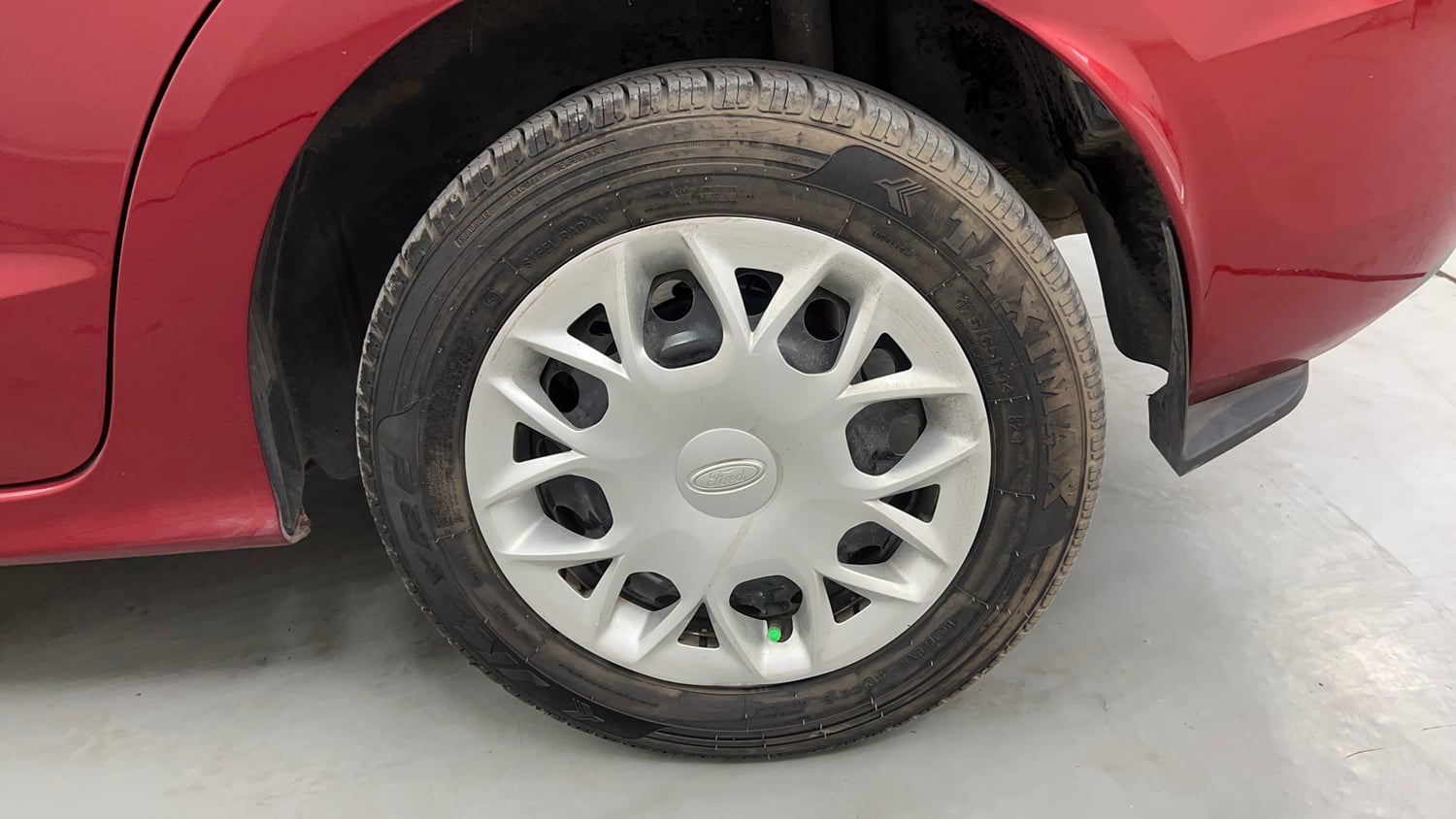Used 2017 Ford Figo Aspire Trend 1.2 Ti-VCT Petrol Manual tyres LEFT REAR TYRE RIM VIEW