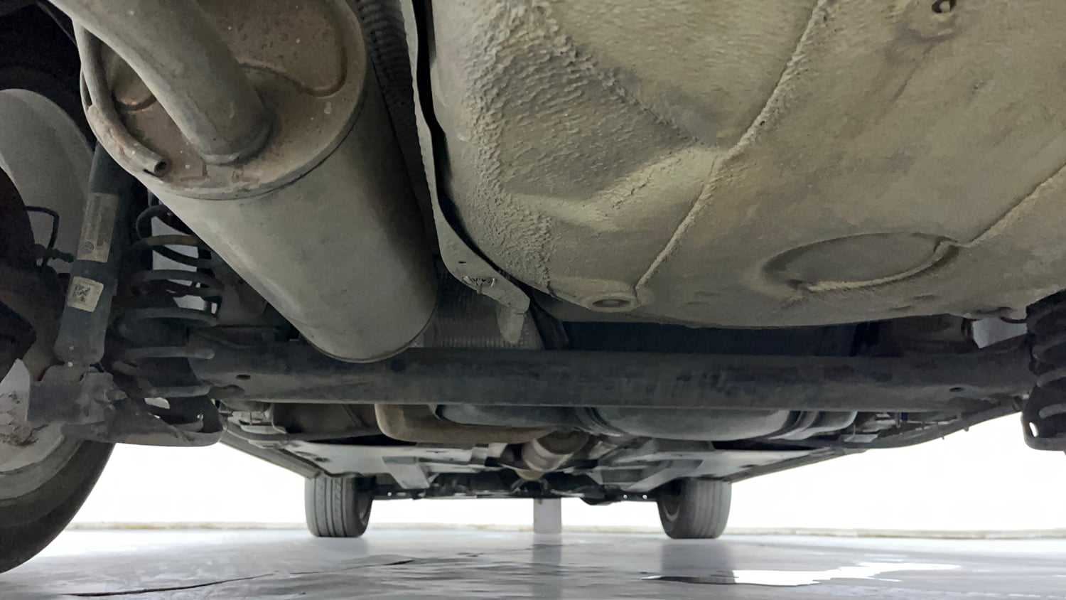 Used 2023 Volkswagen Vento Highline Plus 1.0L TSI Automatic Petrol Automatic extra REAR UNDERBODY VIEW (TAKEN FROM REAR)
