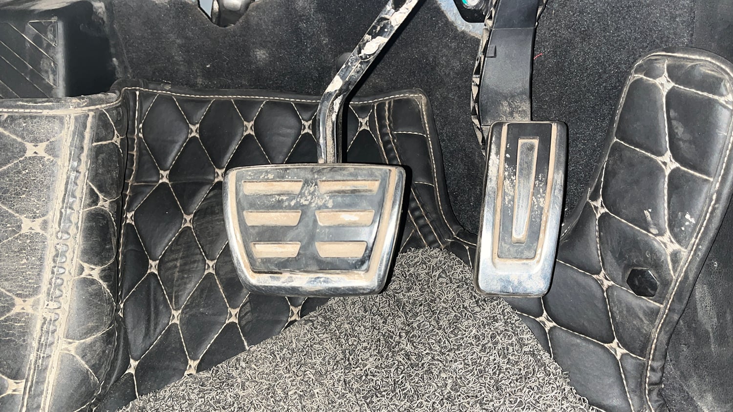 Used 2023 Volkswagen Taigun Topline 1.0 TSI AT Petrol Automatic interior PEDALS VIEW