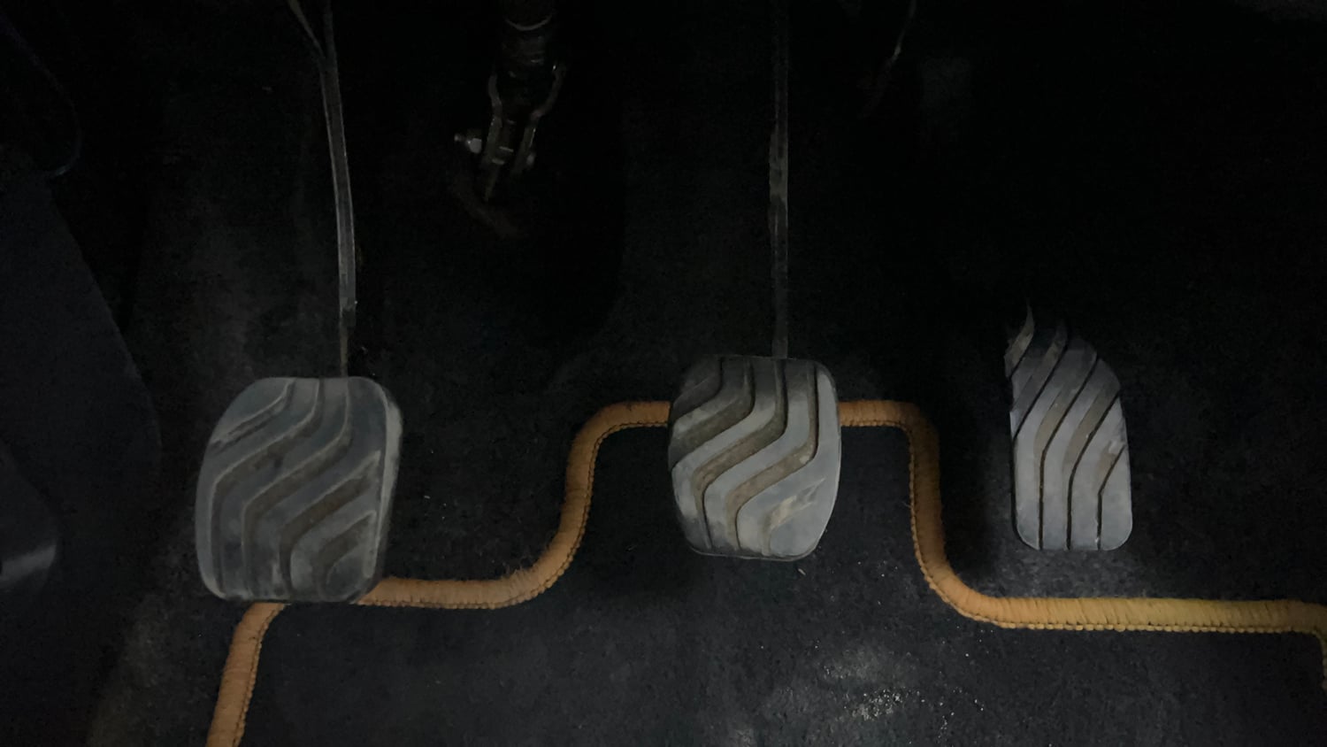 Used 2015 Renault Kwid RXT Petrol Manual interior PEDALS VIEW