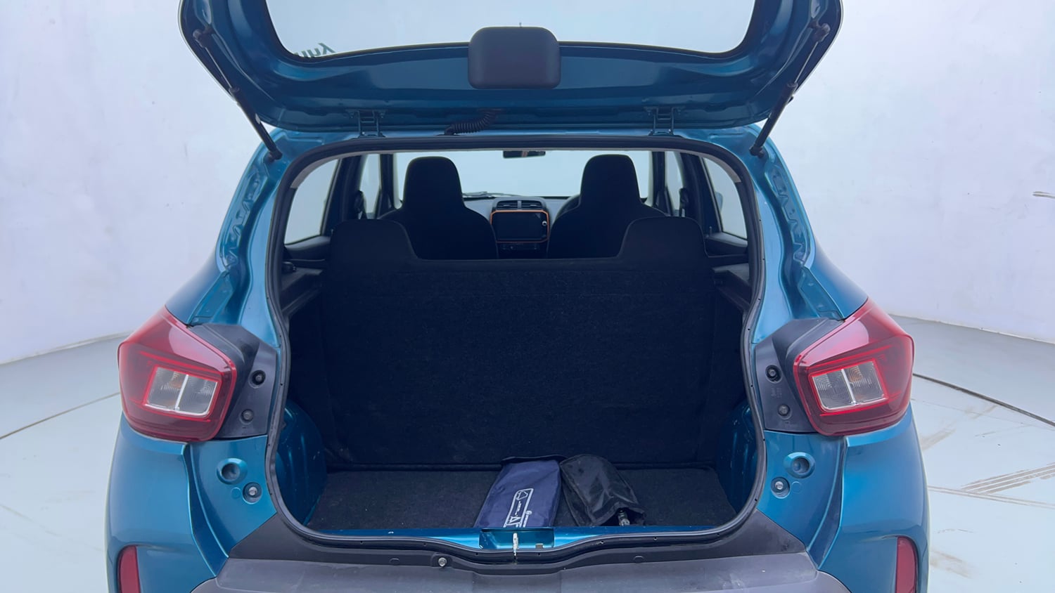 Used 2021 Renault Kwid CLIMBER 1.0 AMT Opt Petrol Automatic interior DICKY INSIDE VIEW