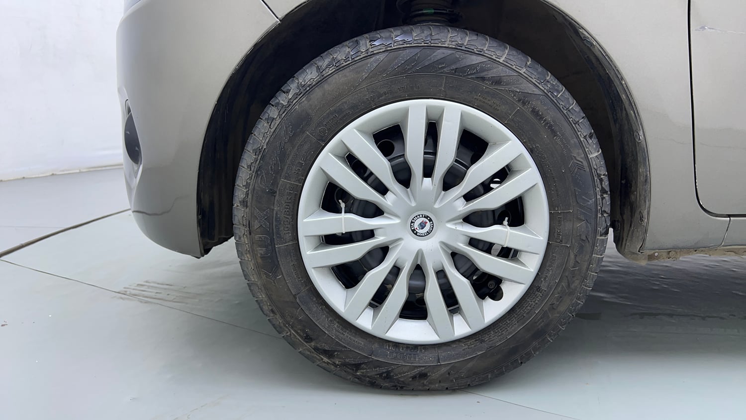 Used 2019 Maruti Suzuki Wagon R ZXi 1.2 Petrol Manual tyres LEFT FRONT TYRE RIM VIEW