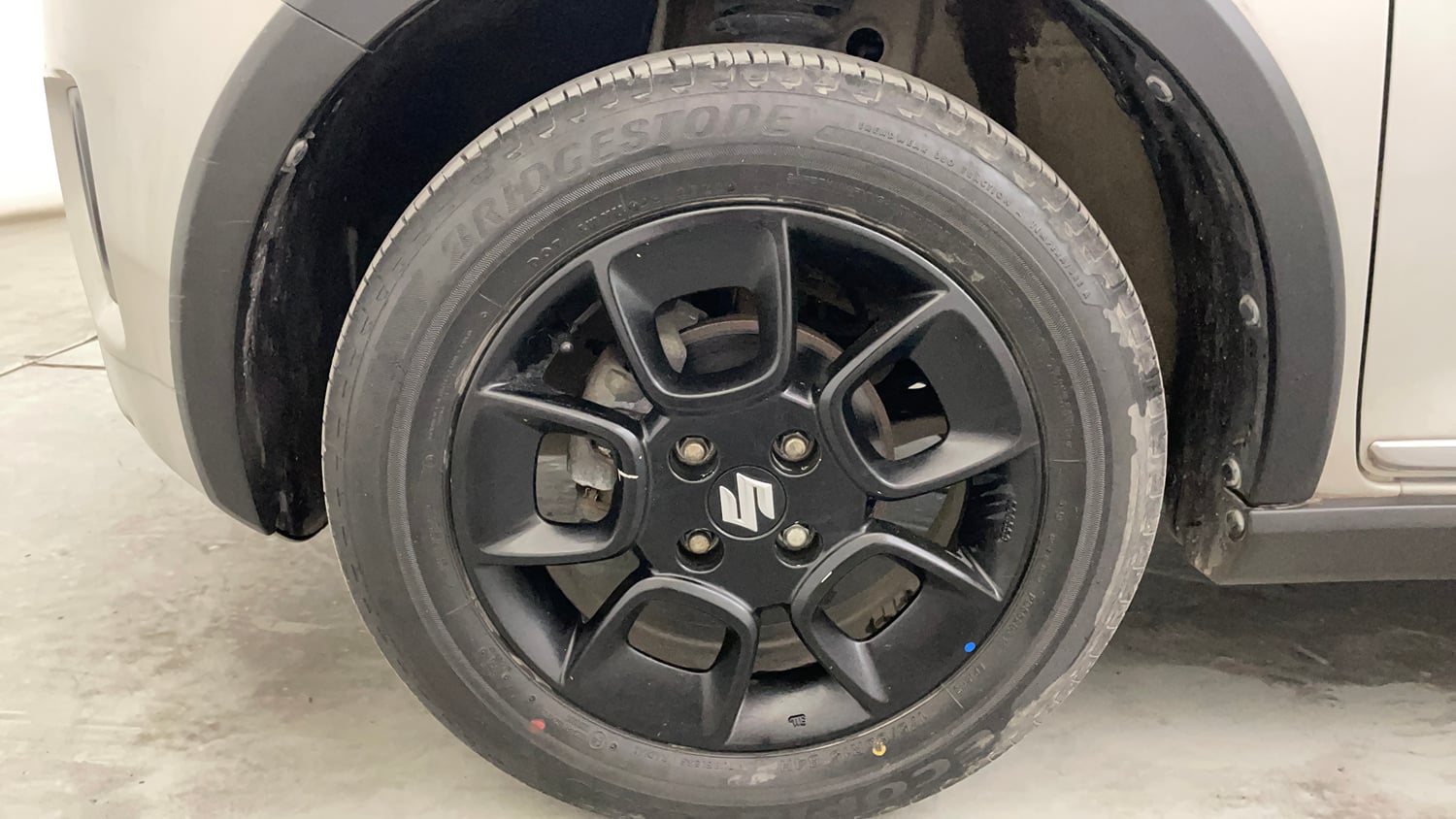 Used 2022 Maruti Suzuki Ignis Zeta 1.2 MT Petrol Manual tyres LEFT FRONT TYRE RIM VIEW