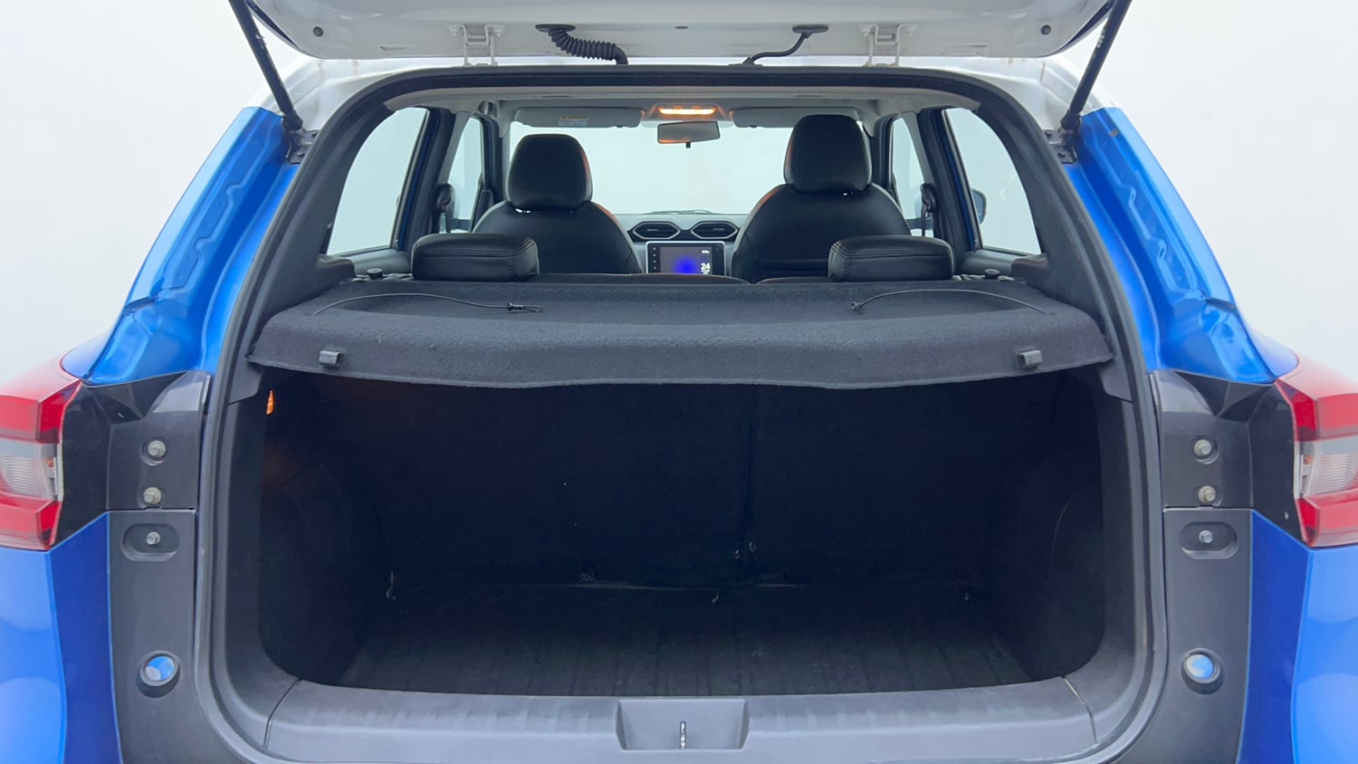 Used 2022 Nissan Magnite XV Petrol Manual interior DICKY INSIDE VIEW