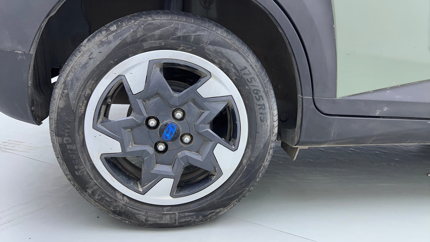 Used 2023 Hyundai Exter SX 1.2 AMT Petrol Automatic tyres RIGHT REAR TYRE RIM VIEW