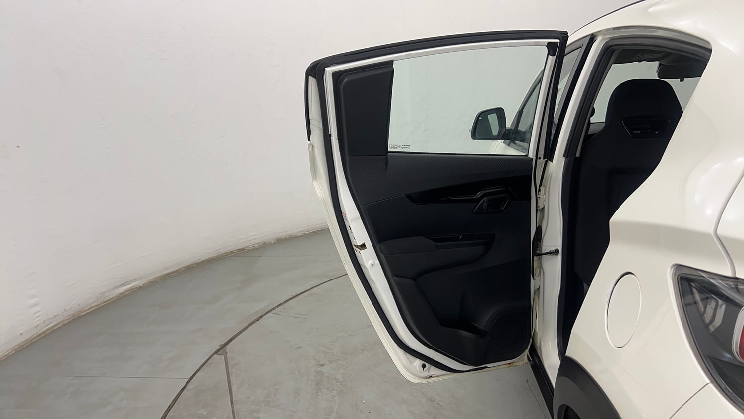 Used 2018 Mahindra KUV100 NXT K8 D 6 STR Diesel Manual interior LEFT REAR DOOR OPEN VIEW