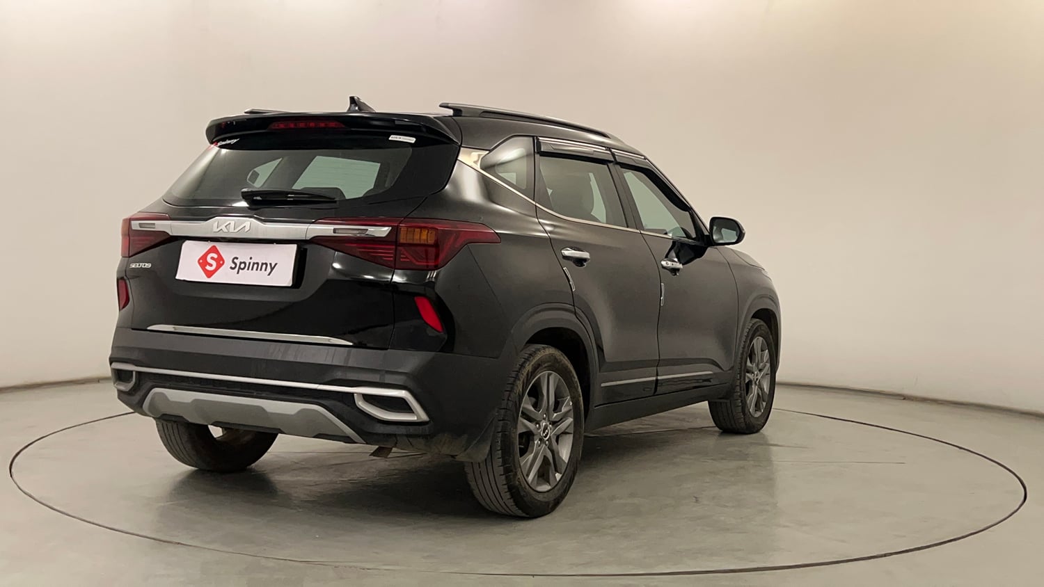Used 2022 Kia Seltos HTX 1.5 Petrol Manual exterior RIGHT REAR CORNER VIEW