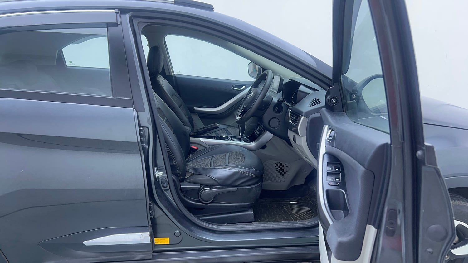 Used 2018 Tata Nexon XZA Plus Diesel Diesel Automatic interior RIGHT SIDE FRONT DOOR CABIN VIEW
