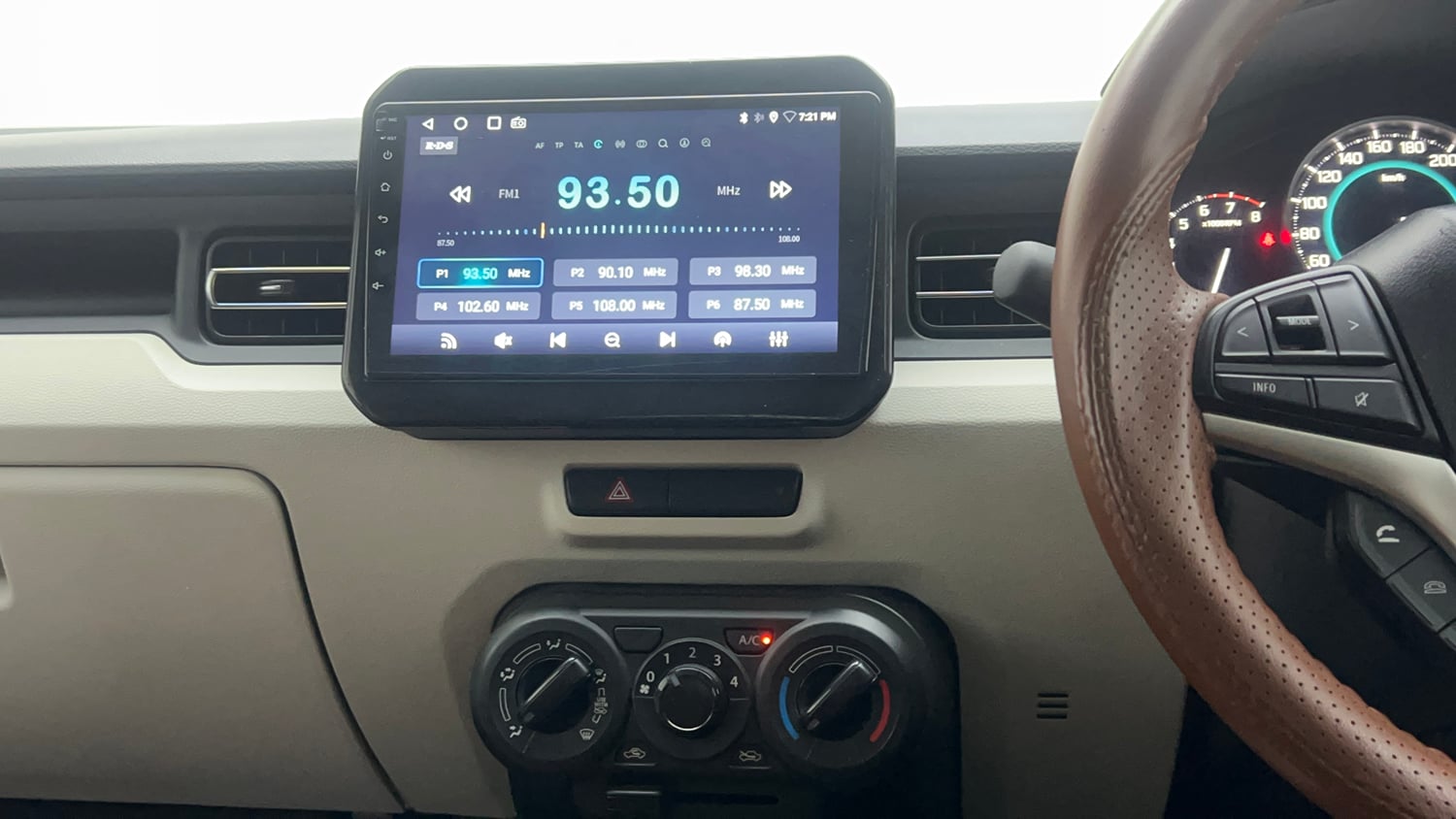 Used 2025 Maruti Suzuki Ignis Delta 1.2 AMT Petrol Automatic interior MUSIC SYSTEM & AC CONTROL VIEW