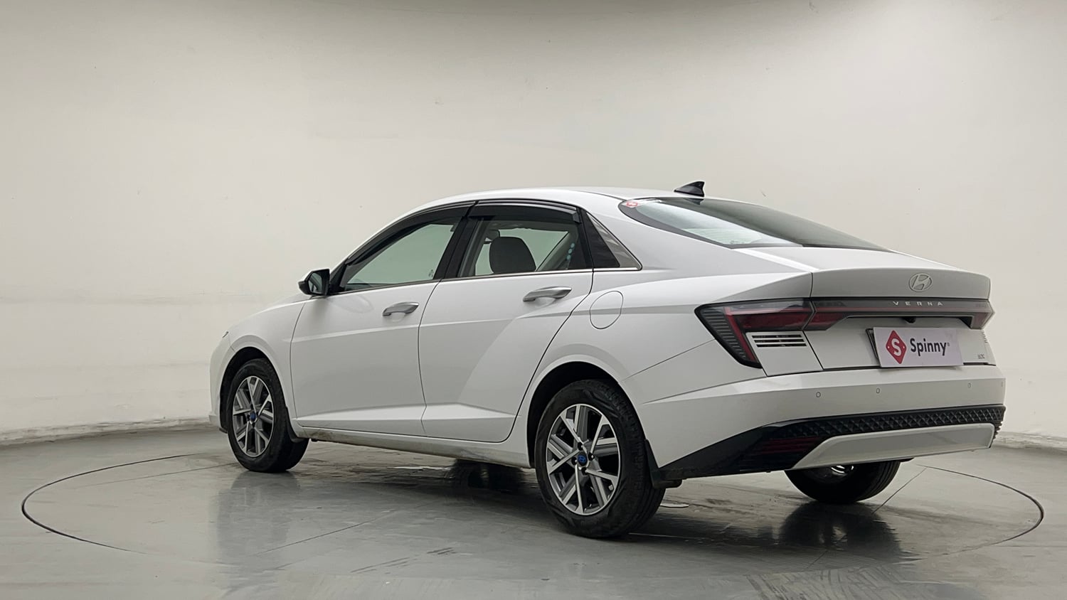Used 2024 Hyundai Verna SX 1.5 Petrol MT Petrol Manual exterior LEFT REAR CORNER VIEW