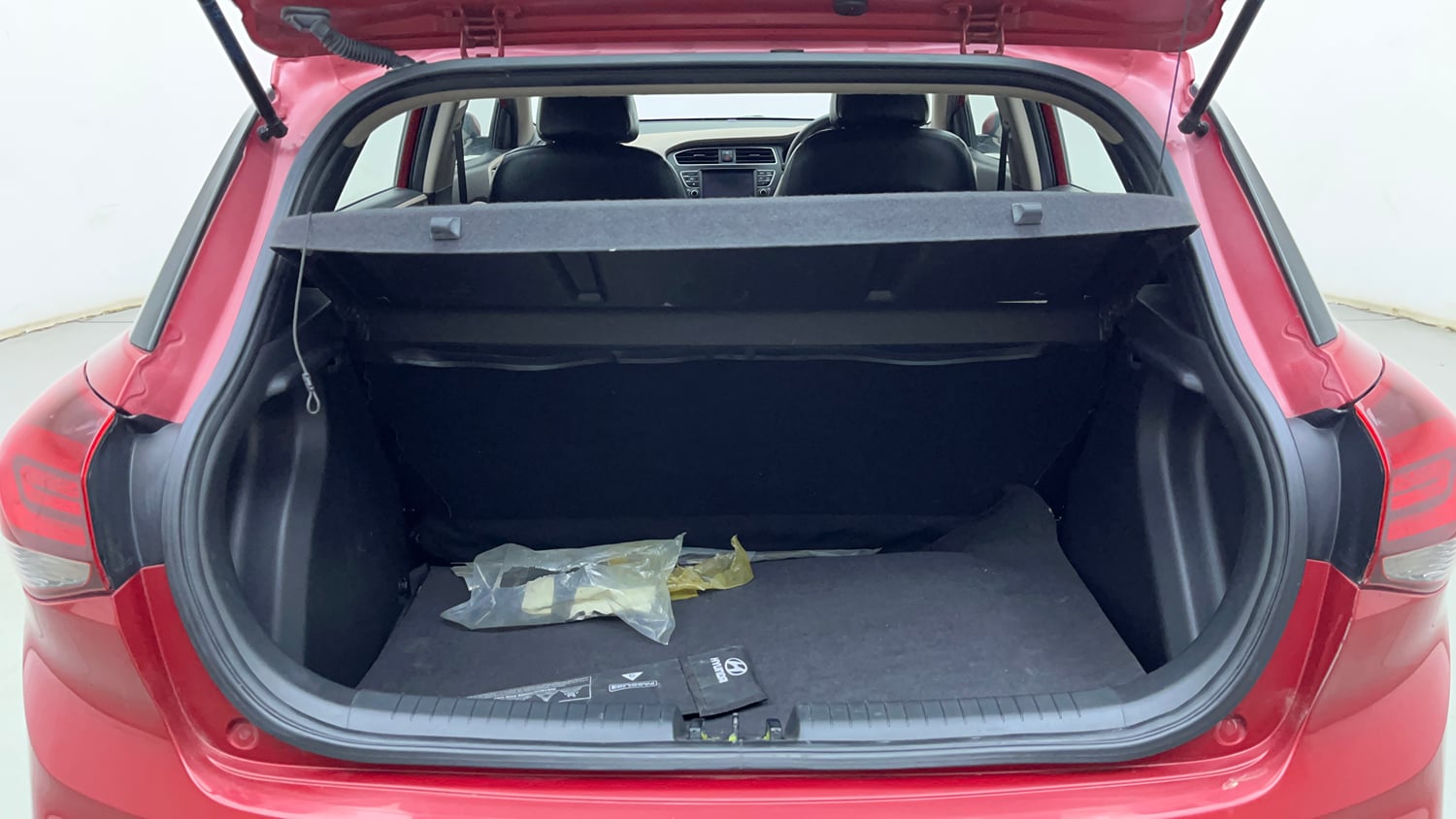 Used 2019 Hyundai Elite i20 Sportz Plus 1.2 Petrol Manual interior DICKY INSIDE VIEW