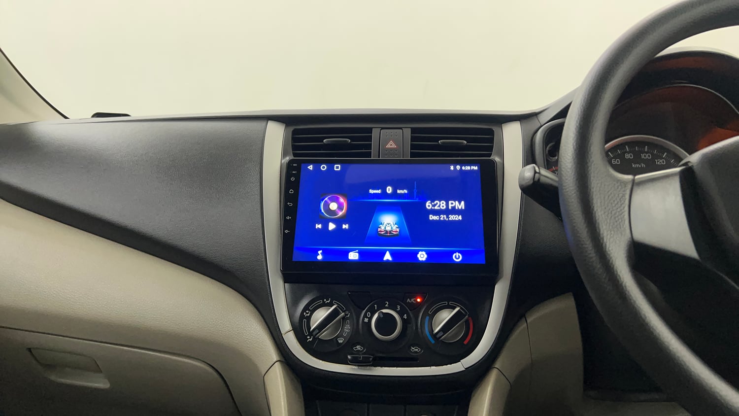 Used 2014 Maruti Suzuki Celerio VXi AMT Petrol Automatic interior MUSIC SYSTEM & AC CONTROL VIEW