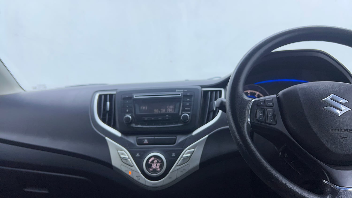 Used 2017 Maruti Suzuki Baleno Delta 1.2 Petrol Manual interior MUSIC SYSTEM & AC CONTROL VIEW