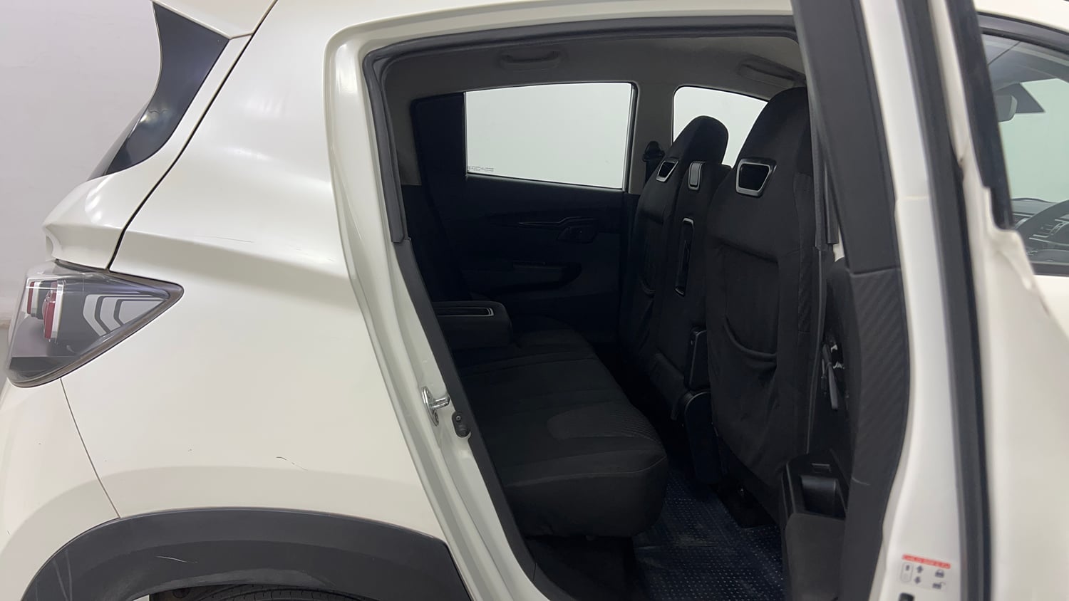 Used 2018 Mahindra KUV100 NXT K8 D 6 STR Diesel Manual interior RIGHT SIDE REAR DOOR CABIN VIEW