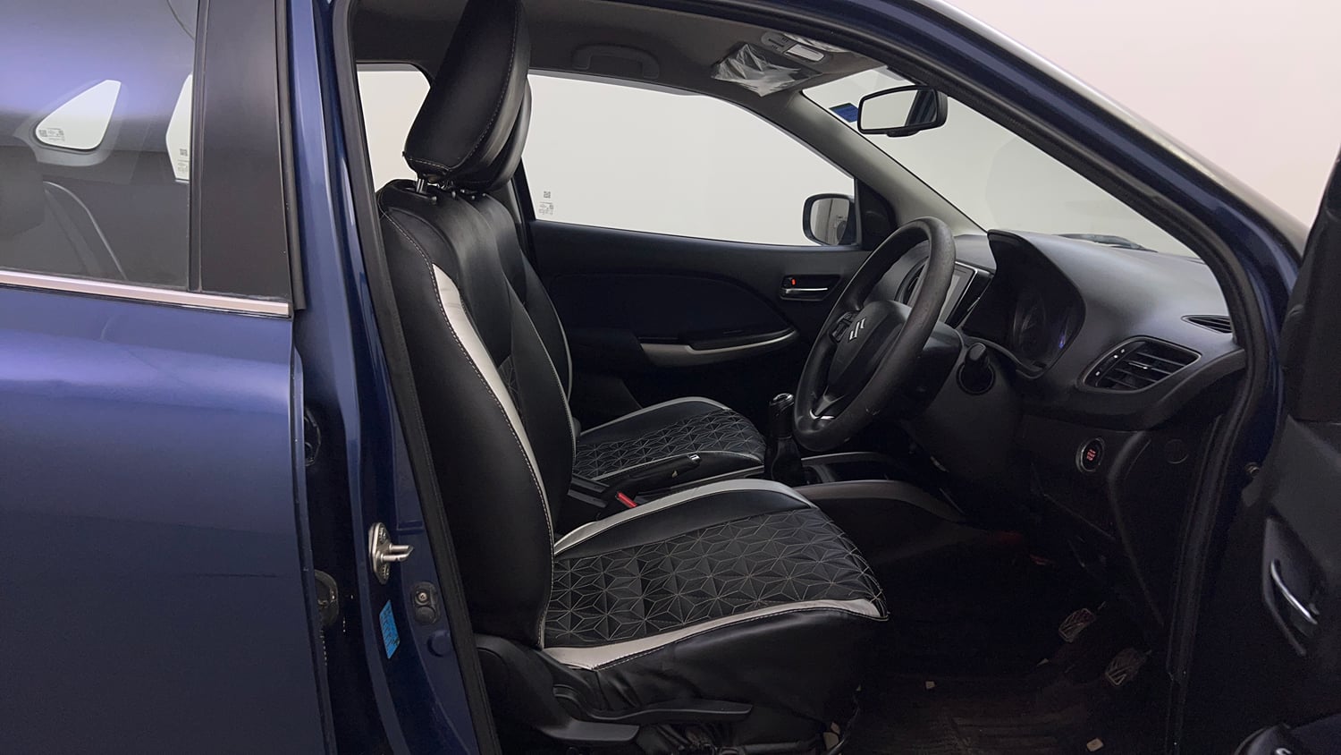 Used 2020 Maruti Suzuki Baleno Zeta Petrol Manual interior RIGHT SIDE FRONT DOOR CABIN VIEW