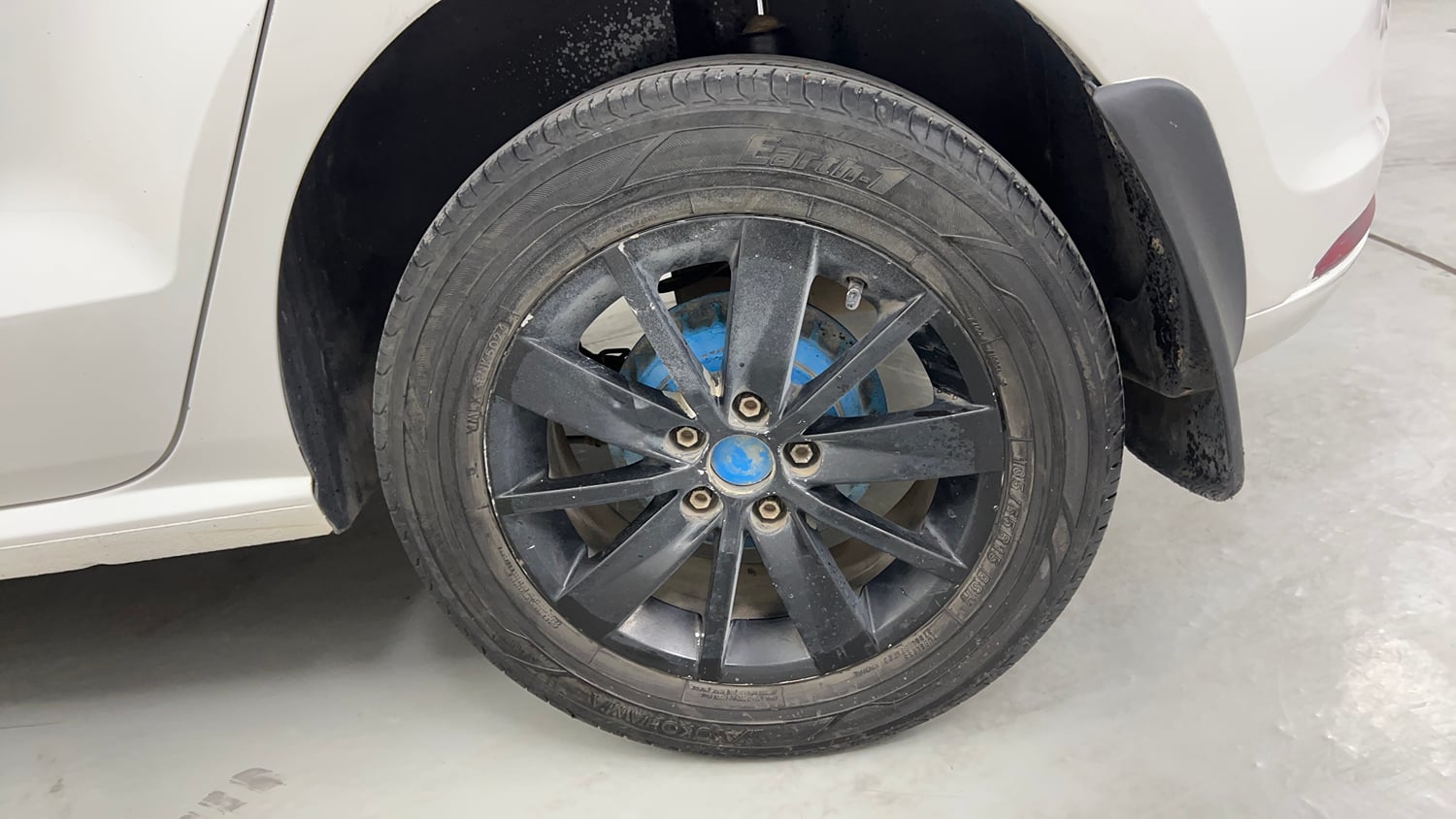 Used 2016 Volkswagen Polo Highline1.2L (P) Petrol Manual tyres LEFT REAR TYRE RIM VIEW