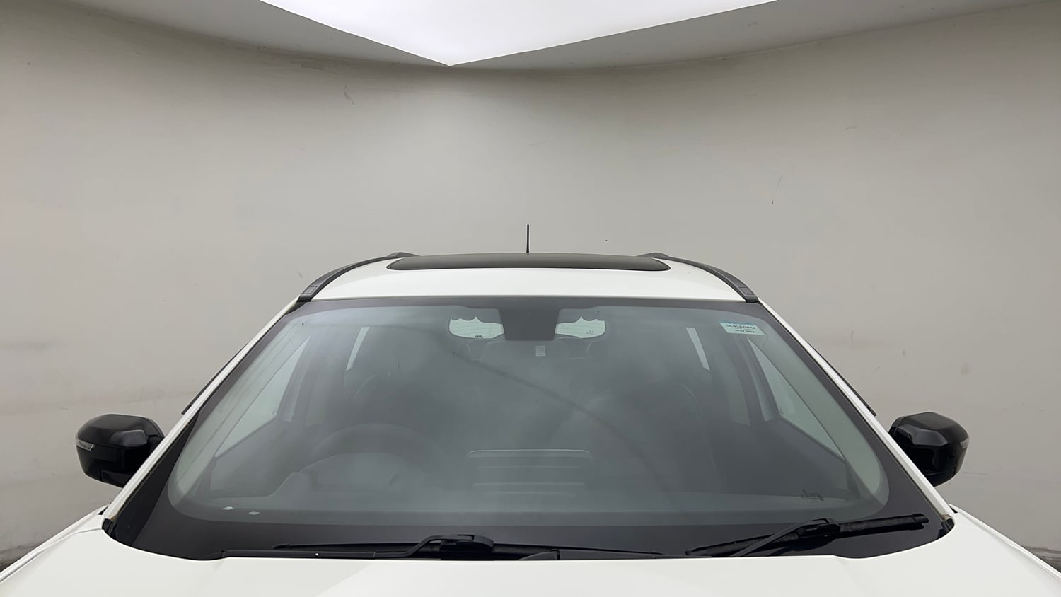 Used 2022 Tata Safari XTA Plus Diesel Automatic exterior FRONT WINDSHIELD VIEW