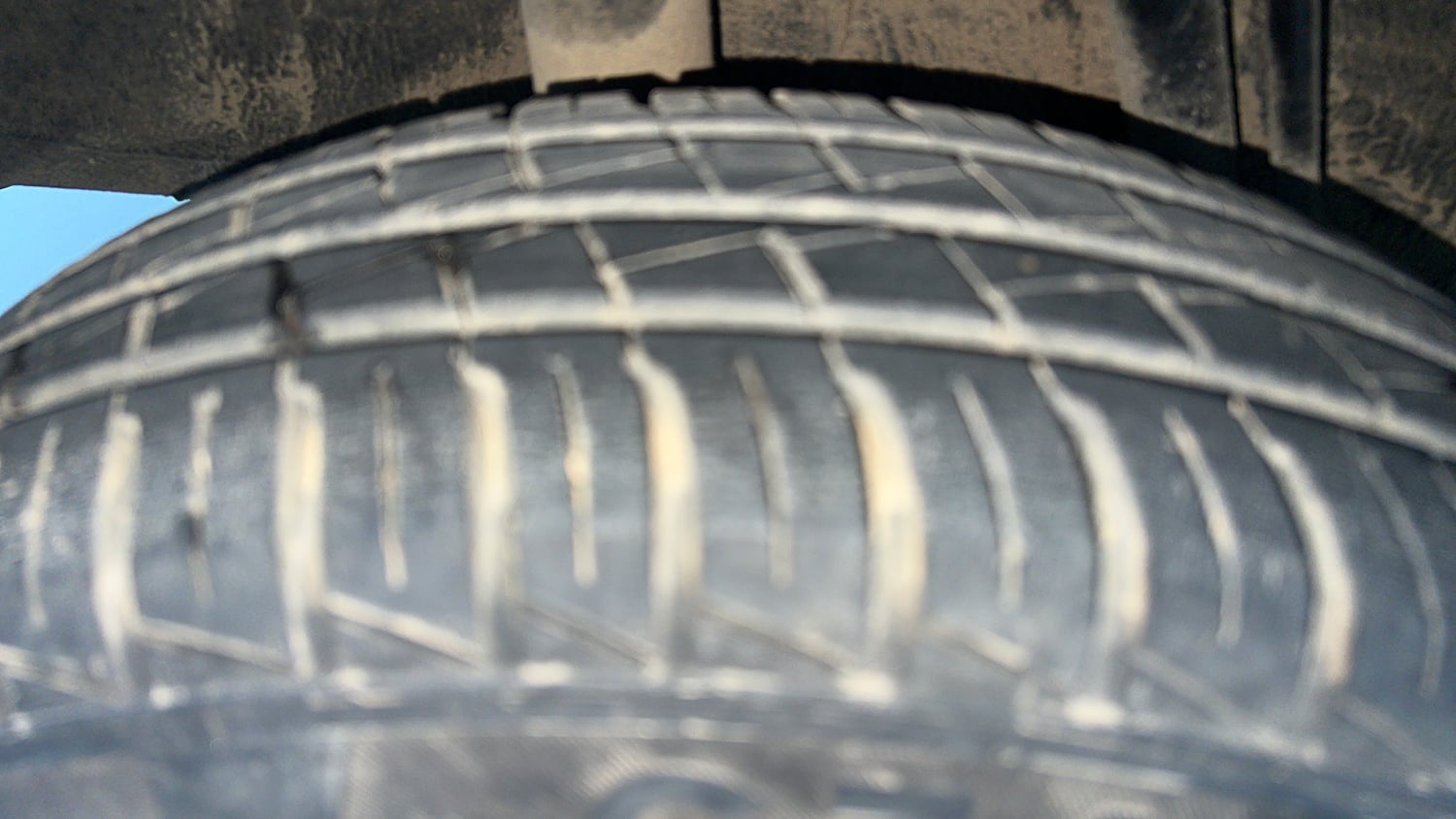 Used 2021 Renault Kwid CLIMBER 1.0 AMT Opt Petrol Automatic tyres RIGHT REAR TYRE TREAD VIEW
