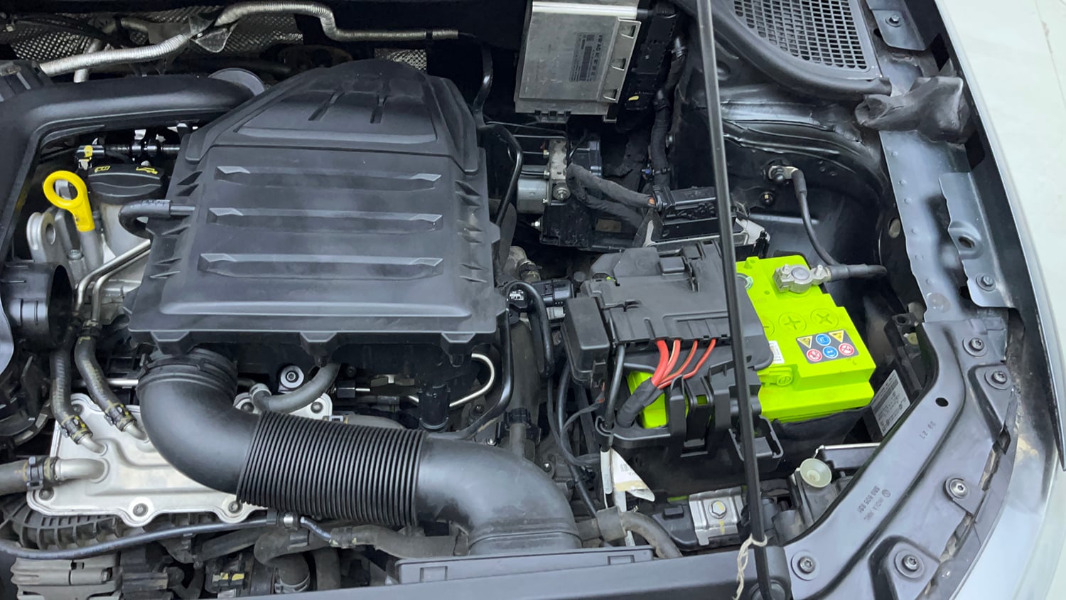 Used 2023 Volkswagen Vento Highline Plus 1.0L TSI Automatic Petrol Automatic engine ENGINE LEFT SIDE VIEW