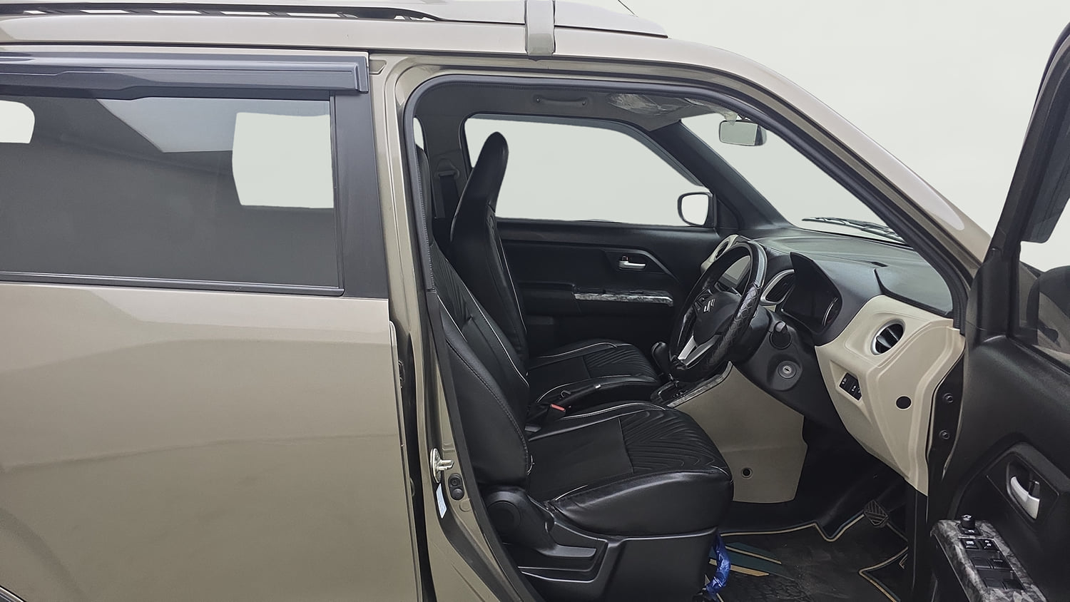 Used 2024 Maruti Suzuki Wagon R ZXI Plus 1.2 AGS Petrol Automatic interior RIGHT SIDE FRONT DOOR CABIN VIEW