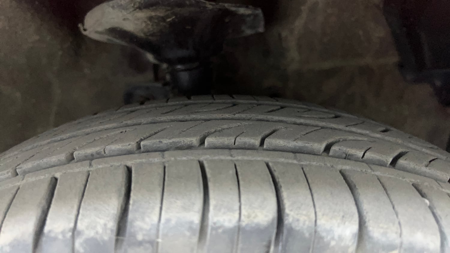 Used 2017 Maruti Suzuki Celerio ZXI (O) AMT Petrol Automatic tyres RIGHT FRONT TYRE TREAD VIEW