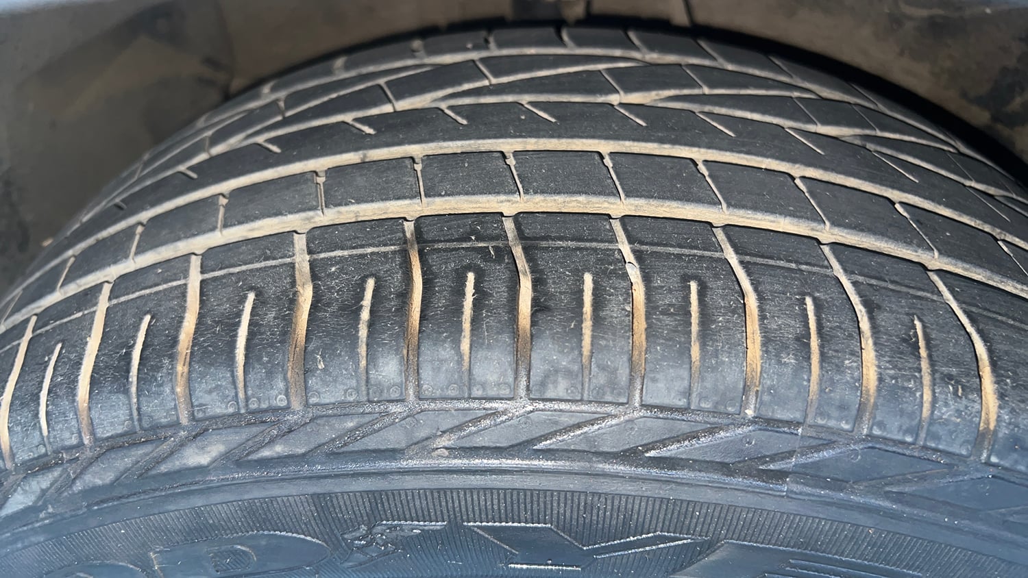 Used 2018 Tata Nexon XZA Plus Diesel Diesel Automatic tyres RIGHT REAR TYRE TREAD VIEW