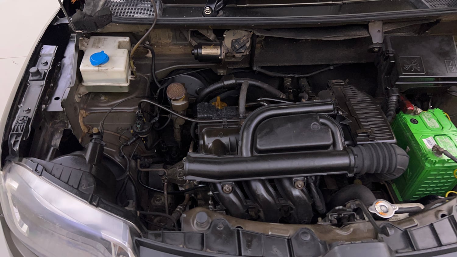 Used 2016 Renault Kwid 1.0 RXT AMT Petrol Automatic engine ENGINE RIGHT SIDE VIEW