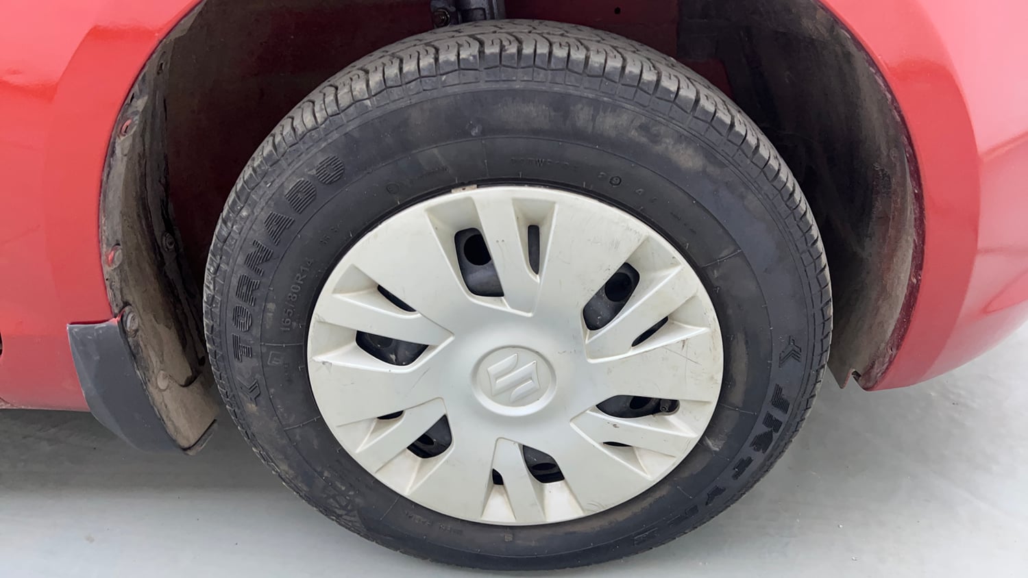 Used 2014 Maruti Suzuki Swift VXi Petrol Manual tyres RIGHT FRONT TYRE RIM VIEW