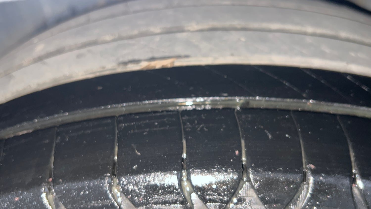 Used 2016 Maruti Suzuki Ciaz ZXi Petrol Manual tyres LEFT REAR TYRE TREAD VIEW