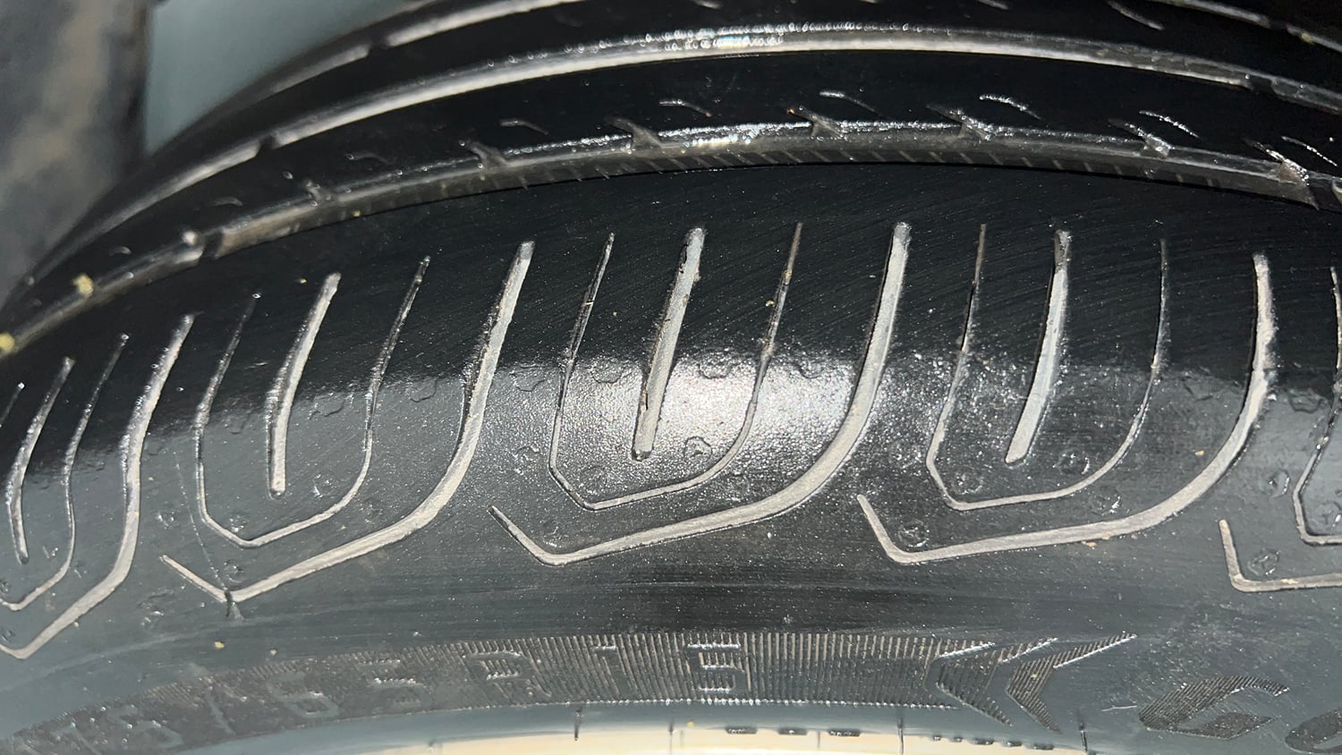 Used 2014 Honda City VX Petrol Manual tyres LEFT FRONT TYRE TREAD VIEW