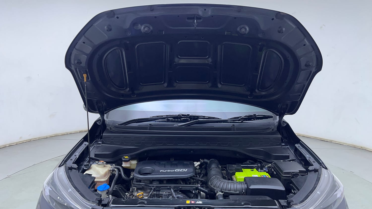 Used 2022 Kia Sonet X Line 1.0 DCT Petrol Automatic engine ENGINE & BONNET OPEN FRONT VIEW