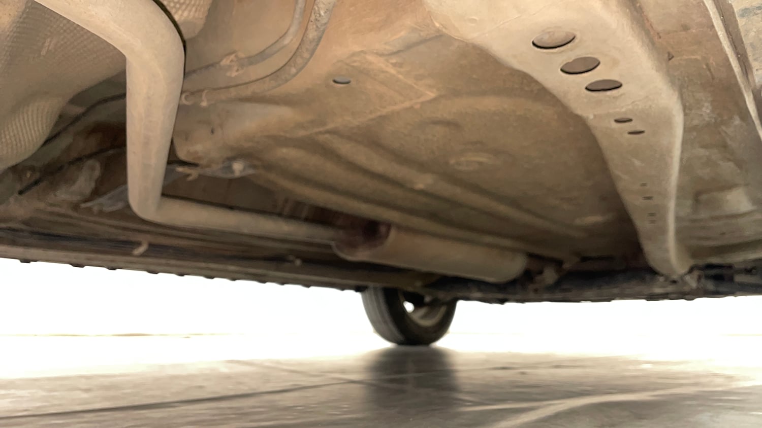 Used 2022 Maruti Suzuki Ignis Zeta 1.2 MT Petrol Manual extra REAR RIGHT UNDERBODY VIEW